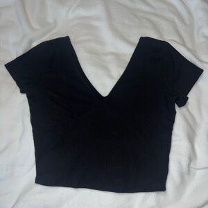 Bozzolo Black V-Neck Crop Top